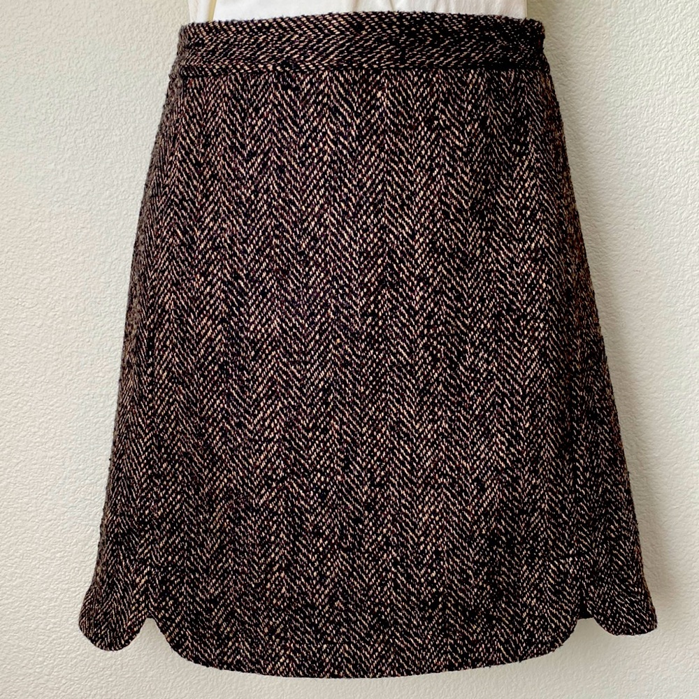 Women’s Petite Loft Brown Straight Shirt.